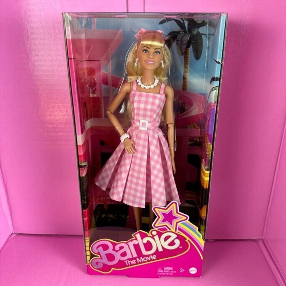 Barbie The Movie Doll Margot Robbie Pink Gingham Dress  Collectible HPJ96